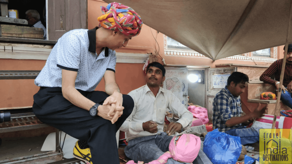 Sharukh Bamboat conversing with Jitendra Agarwal in Jaipur