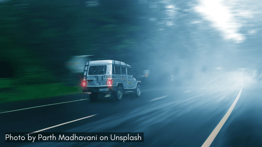 vehicle heading towards saputara hill station