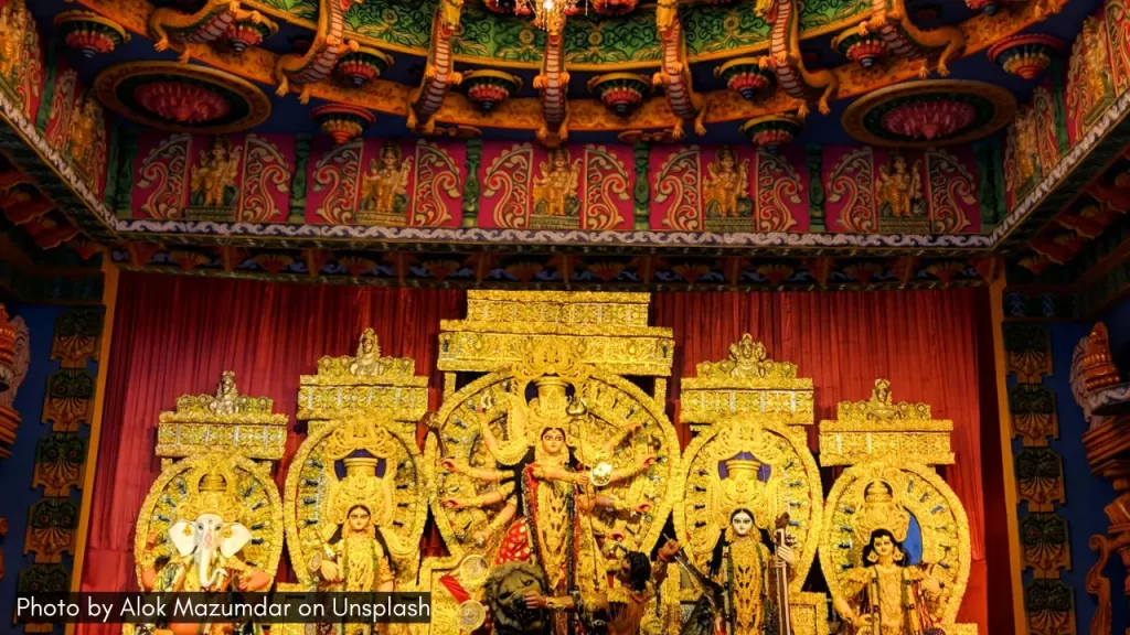 ekdalia evergreen club is one of the famous durga puja pandals