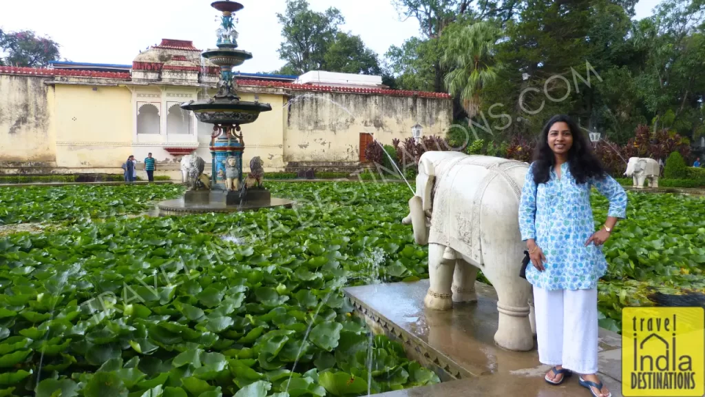 one of the things to do in Udaipur is visiting the Saheliyon ki Bari