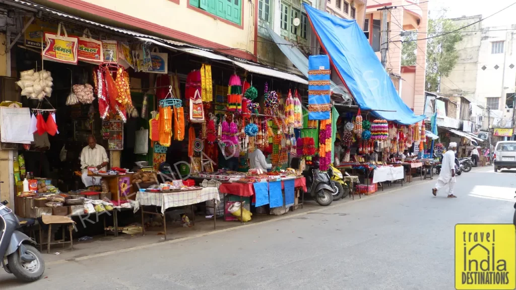 one of the things to do in Udaipur is shopping at the local market