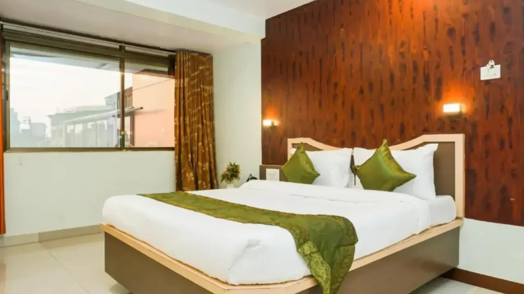 treebo hillway inn is one of the best budget hotels in mahabaleshwar main market