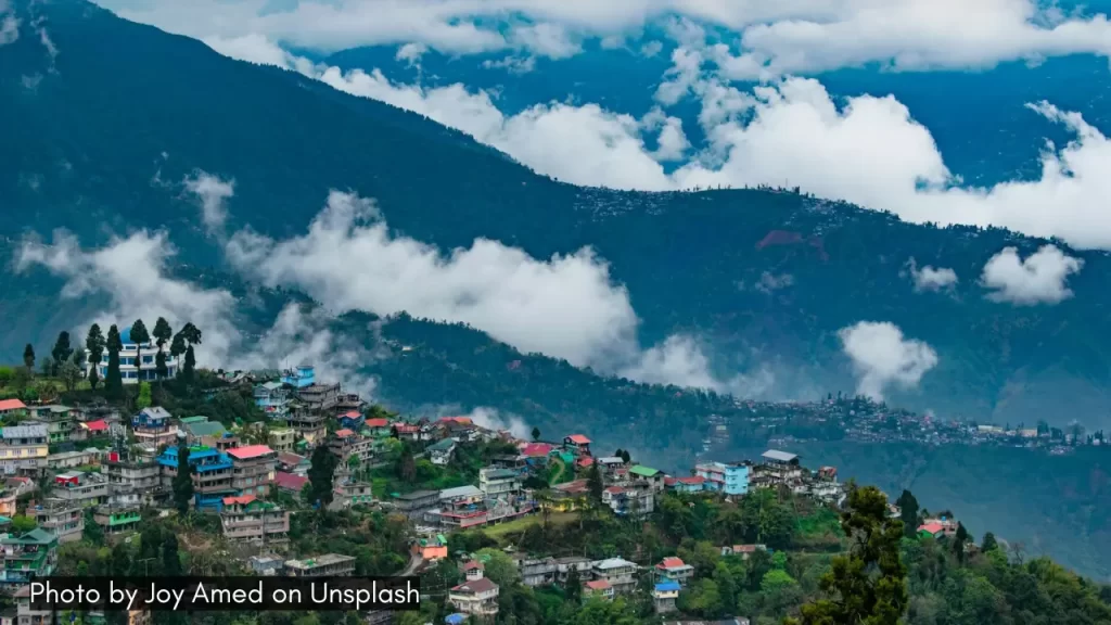 A scenic view of darjeeling in west bengal which is one of the best christmas holiday destinations in india