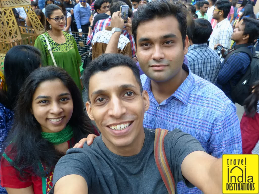 taking selfie at kala ghoda arts festival