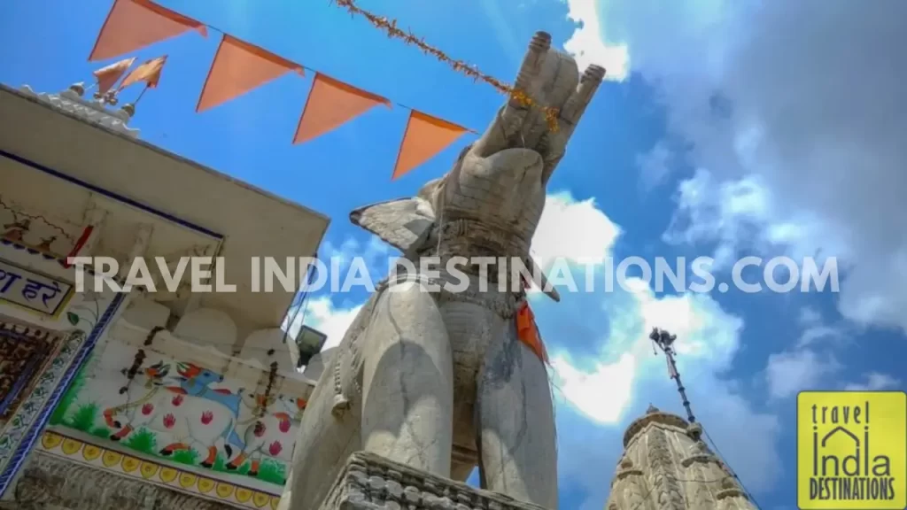 the mighty elephant sculptures at the entrance of jagdish mandir udaipur