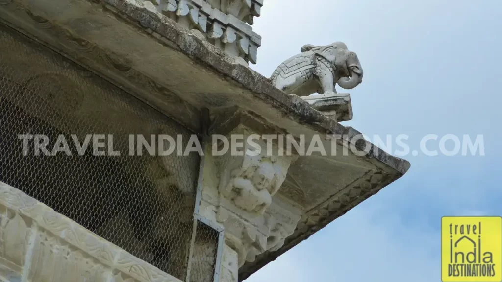 smaller sculptures and details on jagdish temple udaipur