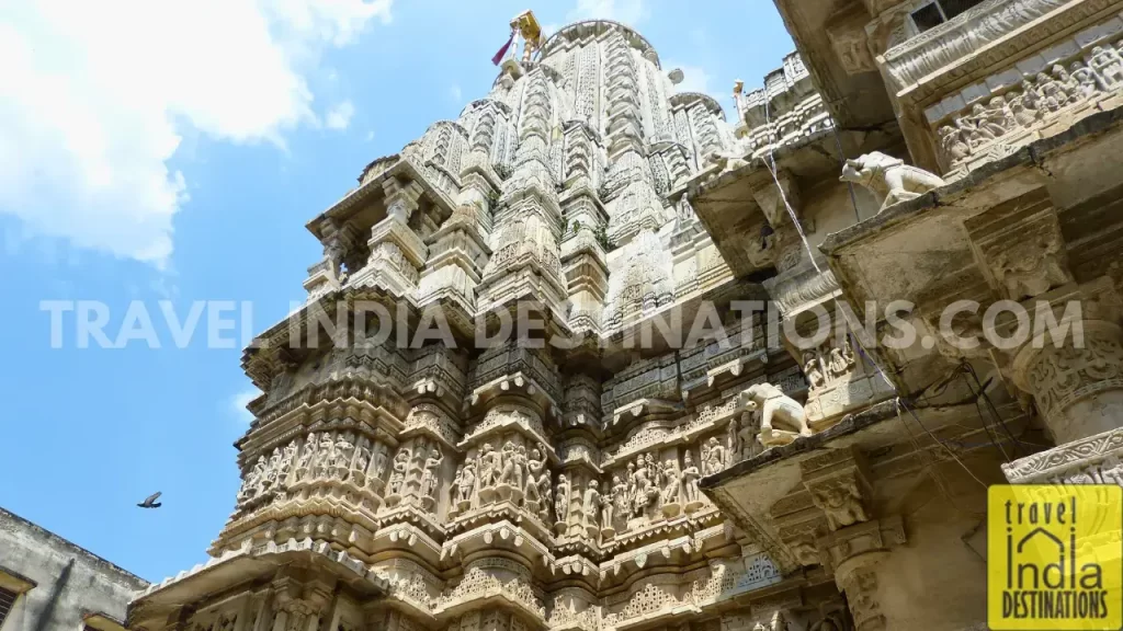 carvings on the exterior of jagdish mandir udaipur