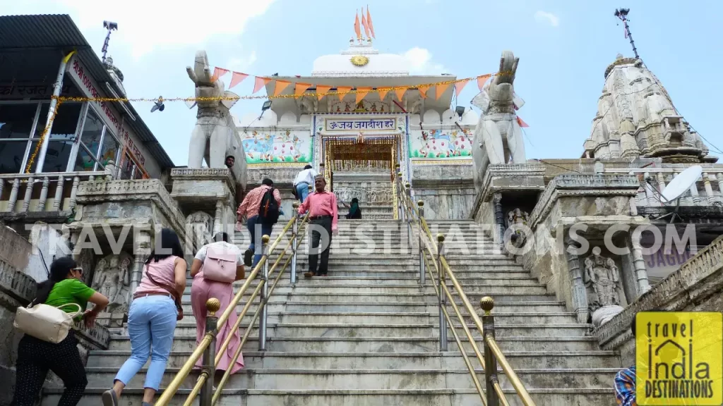 the iconic 32 steps of jagdish temple udaipur