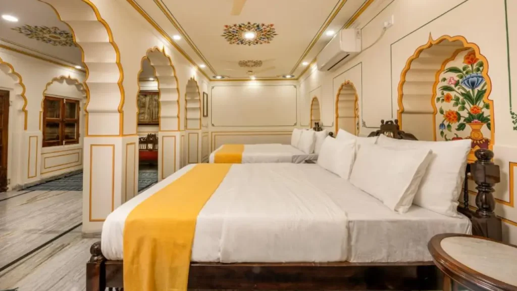 Spacious and cosy interiors of Raghunath Haveli - A Boutique Homestay, one of the best budget heritage hotels in Jaipur.