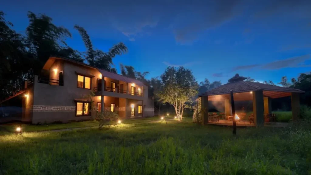 Aranyak Resort Bandhavgarh exterior with jungle surroundings, luxury wildlife lodge in Bandhavgarh National Park
