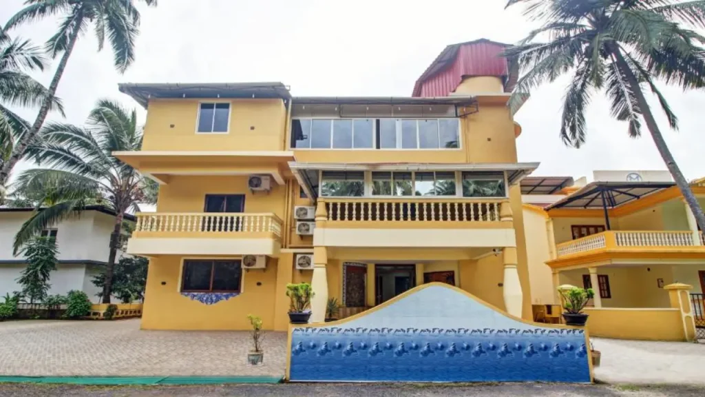 Exteriors of Treebo Majestic Palms, one of the best budget hotels in South Goa offering basic rooms close to Colva Beach.