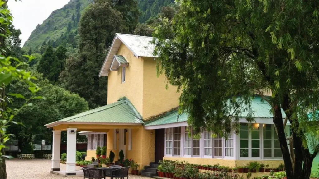 Quaint exteriors of Vikram Vintage Inn in Nainital for minimooners looking for a cozy budget property.