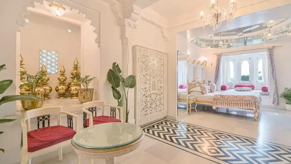 Lavish interiors of lake facing suite at Jagat Niwas Palace, one of the best heritage hotels in Udaipur.