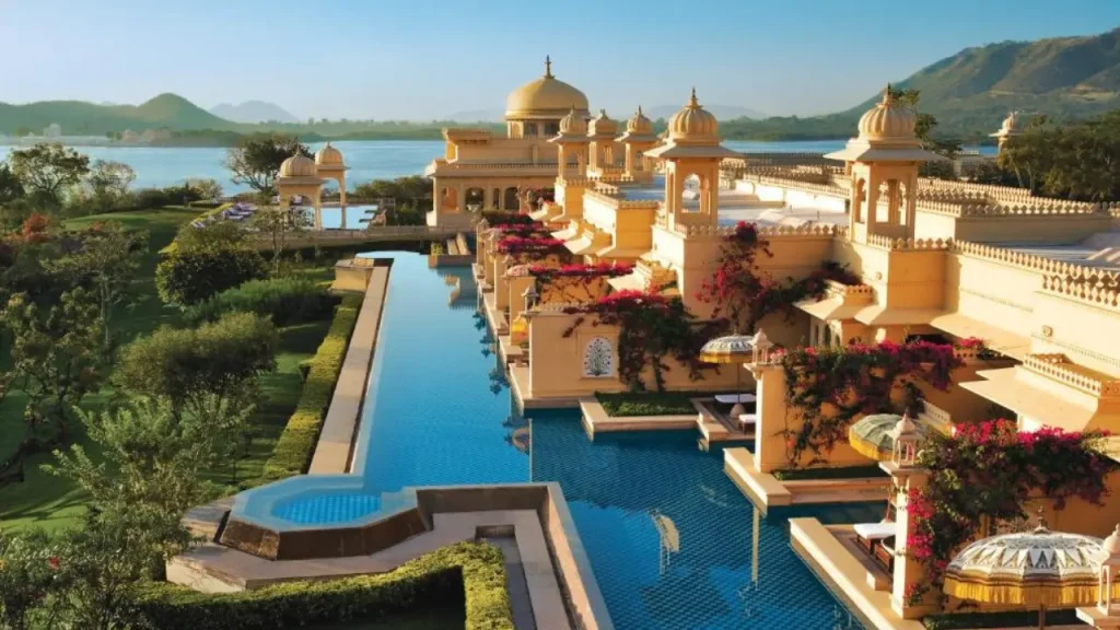 An overview shot of The Oberoi Udaivilas, one of the best luxury hotels in Udaipur.