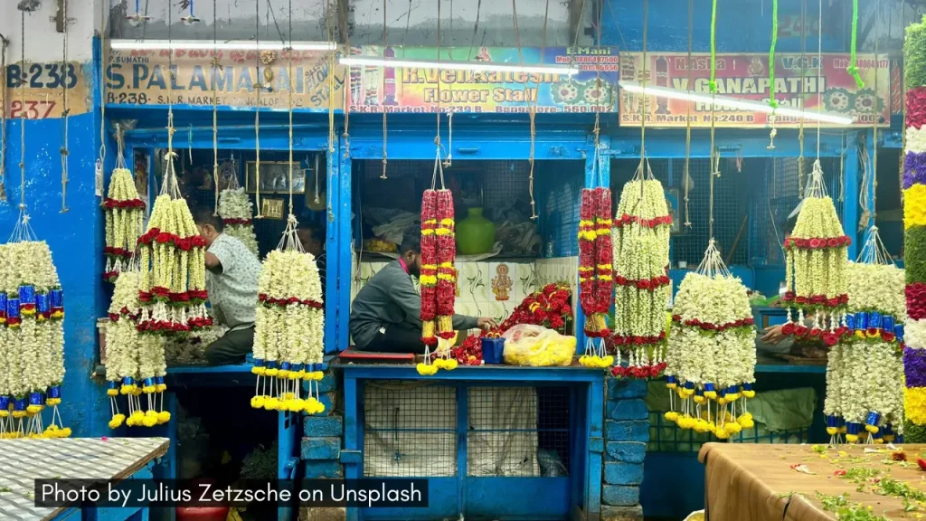 Roadside flower stalls at SKR Market near Chickpet, one of the best shopping markets in Bangalore.